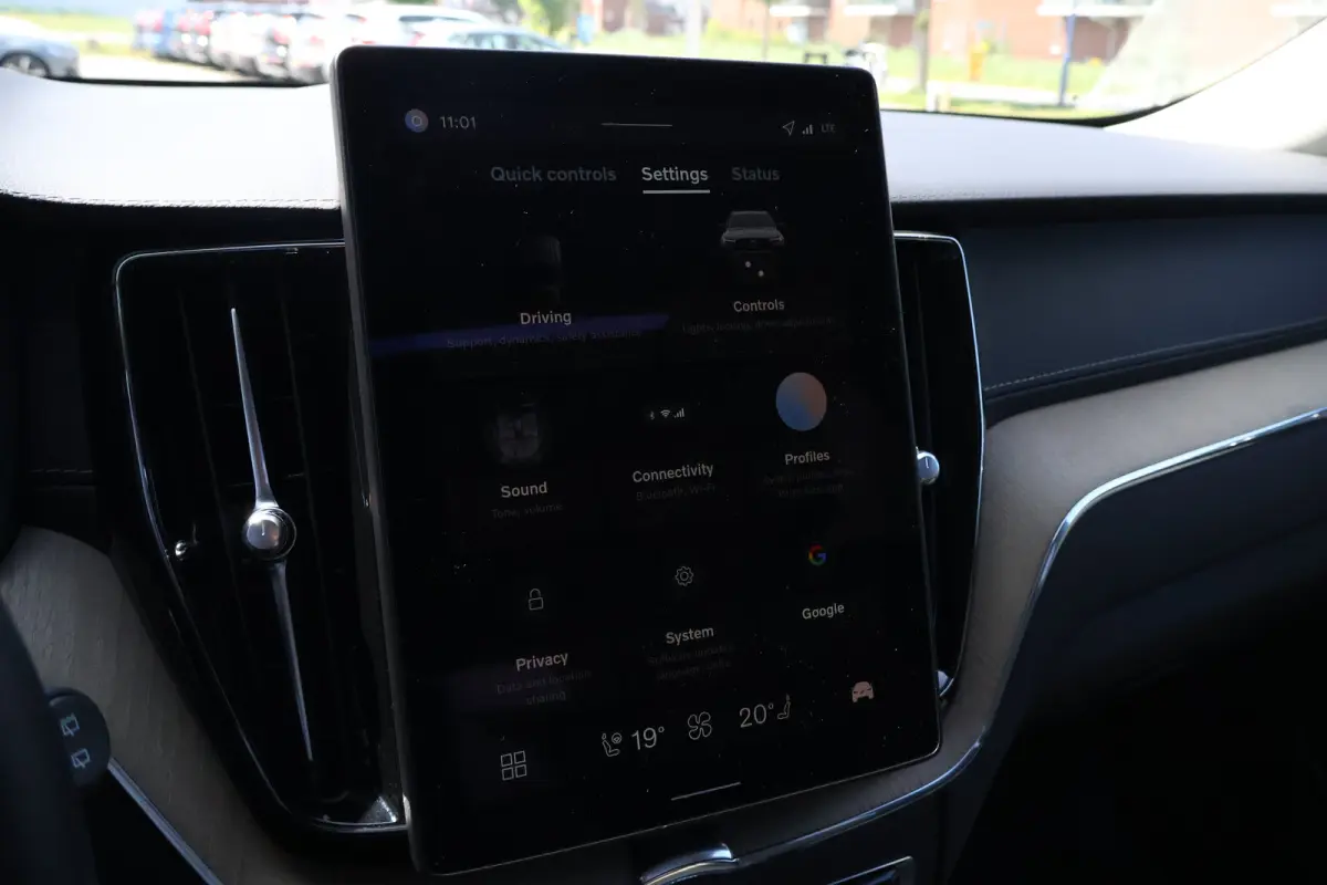 2.0 T6 Plug-in hybrid AWD Ultra Dark | Pano | Luchtvering | Trekhaak | Harman Kardon |