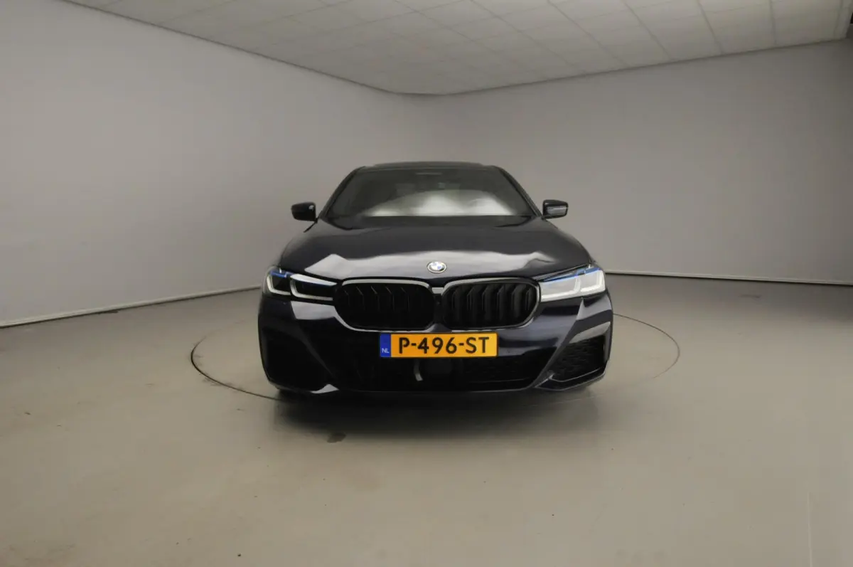530e | M-Sportpakket | Laserlicht | Leder | HUD | Active cruise | Schuifdak | Trekhaak | DAB | Harman-kardon sound | Alu 19 inch