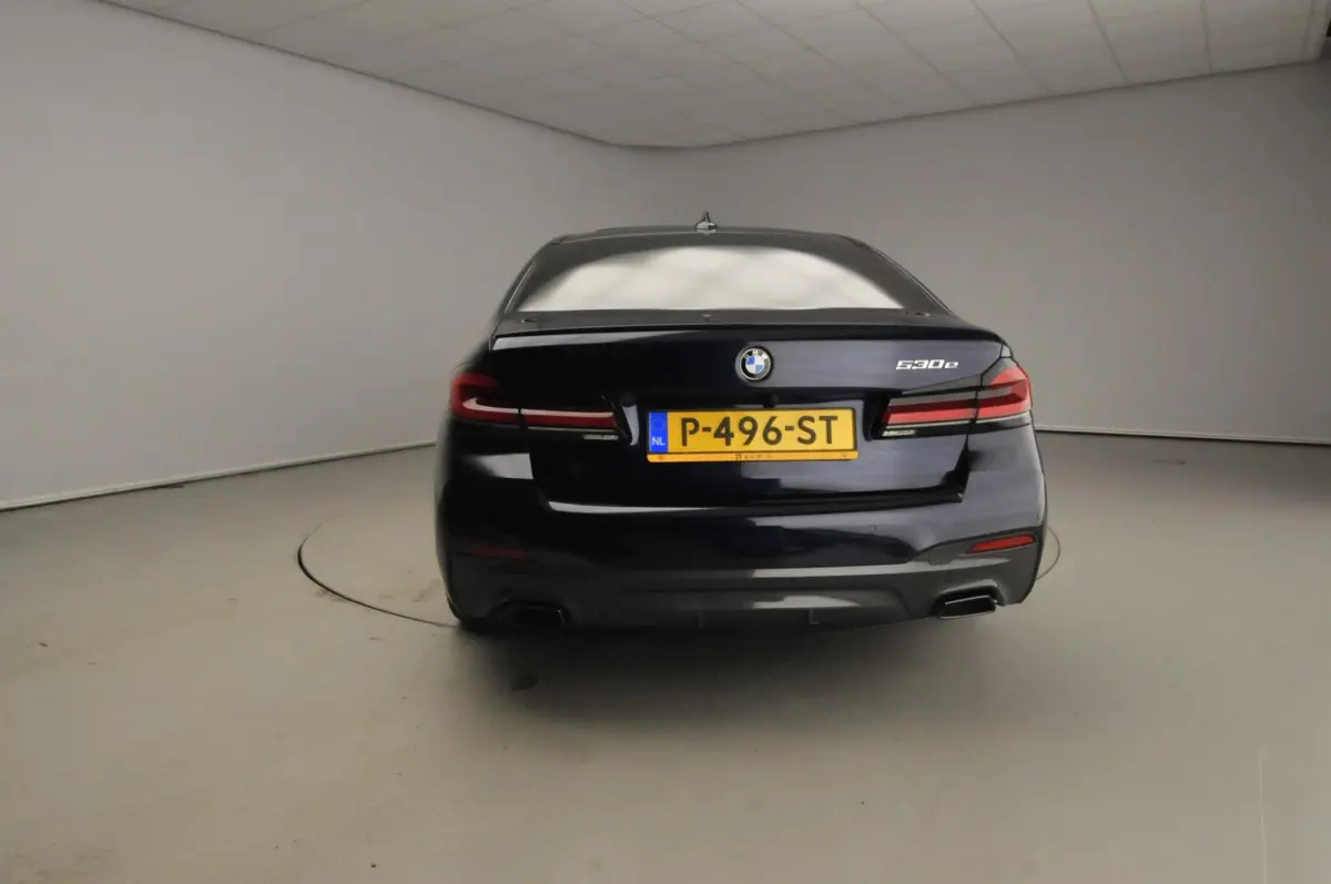 530e | M-Sportpakket | Laserlicht | Leder | HUD | Active cruise | Schuifdak | Trekhaak | DAB | Harman-kardon sound | Alu 19 inch