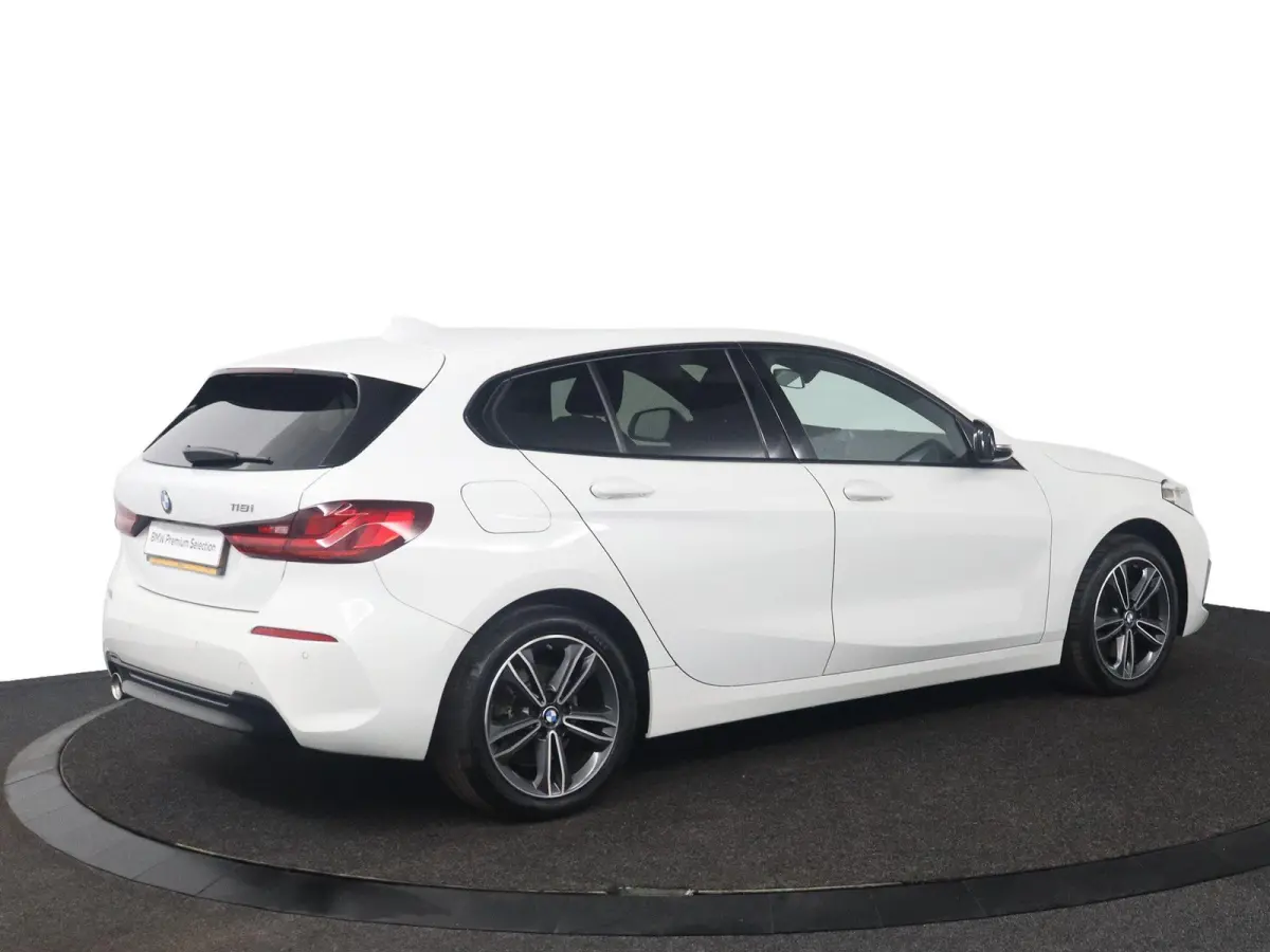 118i Executive Edition HiFi | Sportstoelen | Sport Line | Cruise Control | Executive