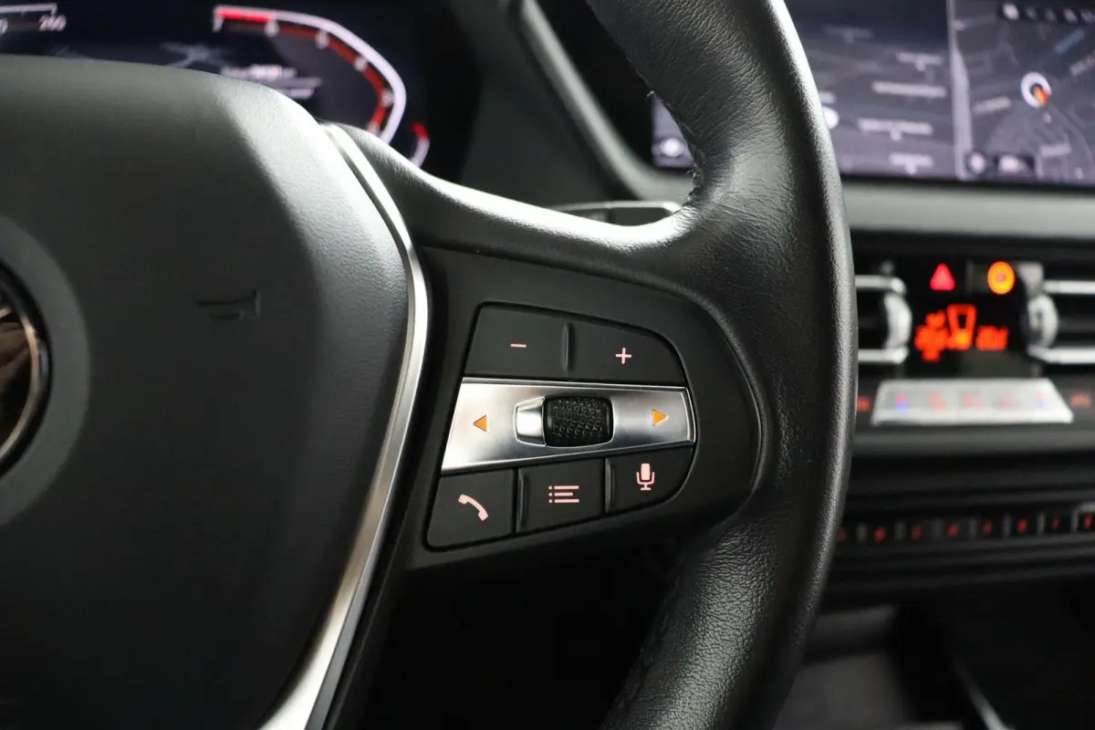 118i Executive Edition HiFi | Sportstoelen | Sport Line | Cruise Control | Executive