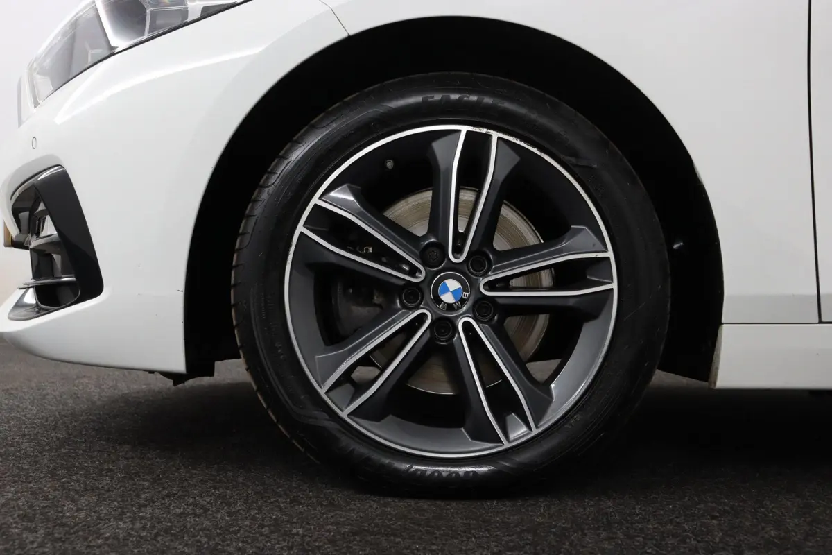 118i Executive Edition HiFi | Sportstoelen | Sport Line | Cruise Control | Executive