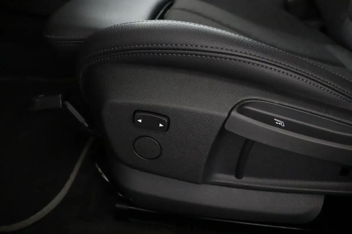 118i Executive Edition HiFi | Sportstoelen | Sport Line | Cruise Control | Executive
