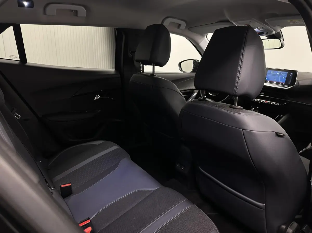 1.2 PureTech Allure Pack TREKHAAK CAMERA ECC CRUISE LM NAVI CARPLAY.