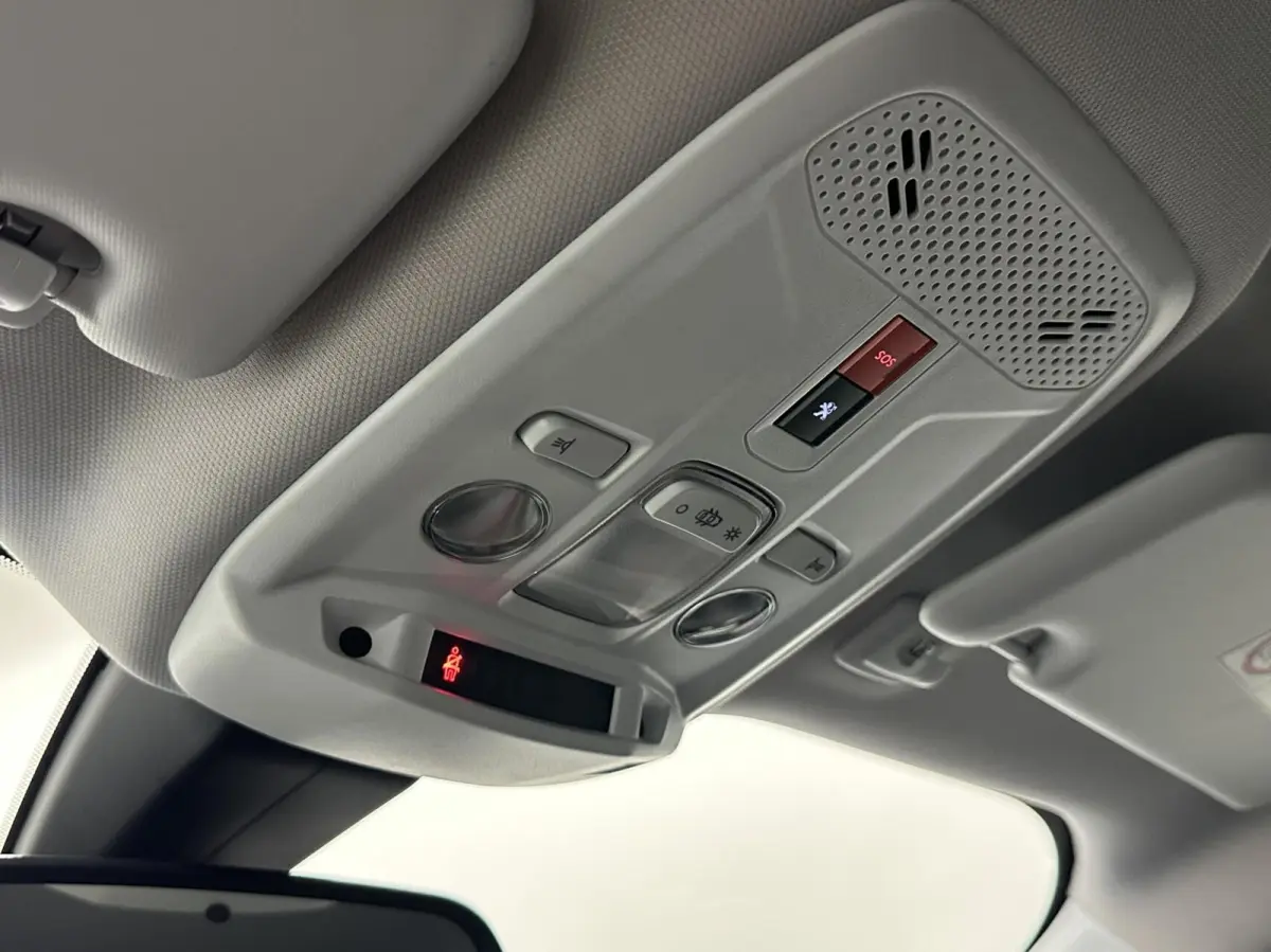 1.2 PureTech Allure Pack TREKHAAK CAMERA ECC CRUISE LM NAVI CARPLAY.