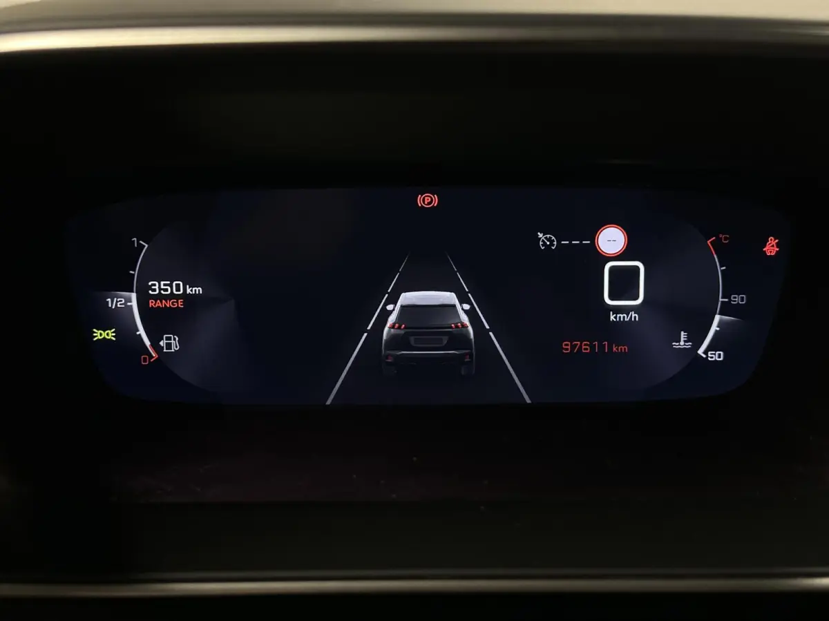 1.2 PureTech Allure Pack TREKHAAK CAMERA ECC CRUISE LM NAVI CARPLAY.