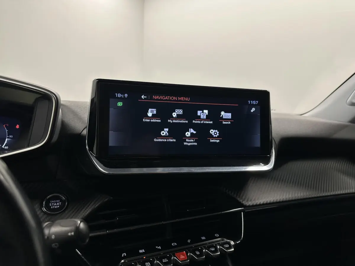 1.2 PureTech Allure Pack TREKHAAK CAMERA ECC CRUISE LM NAVI CARPLAY.