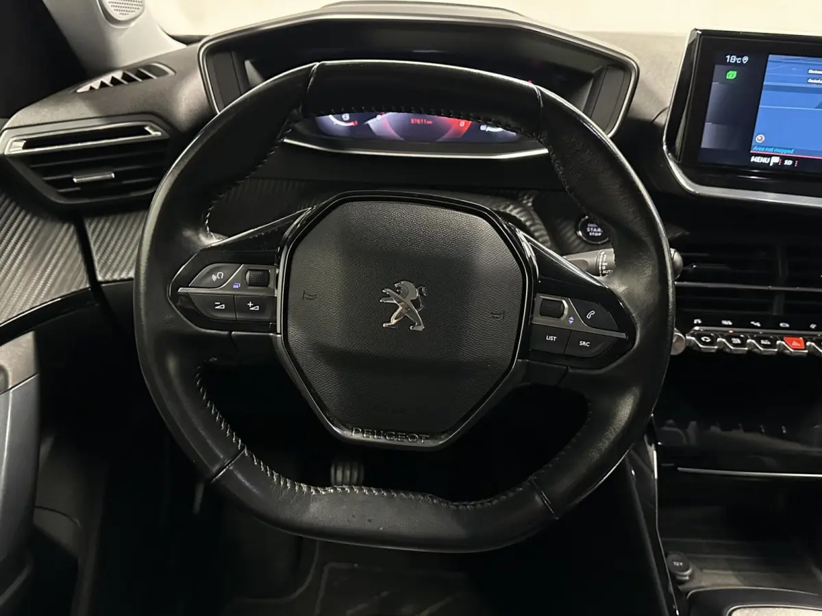 1.2 PureTech Allure Pack TREKHAAK CAMERA ECC CRUISE LM NAVI CARPLAY.