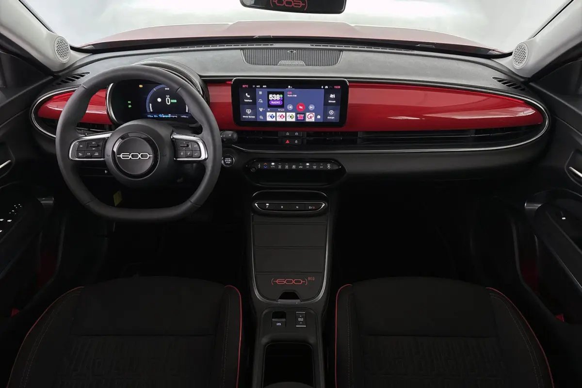 RED 54 kWh SOH 96% Apple CarPlay Climate Control
