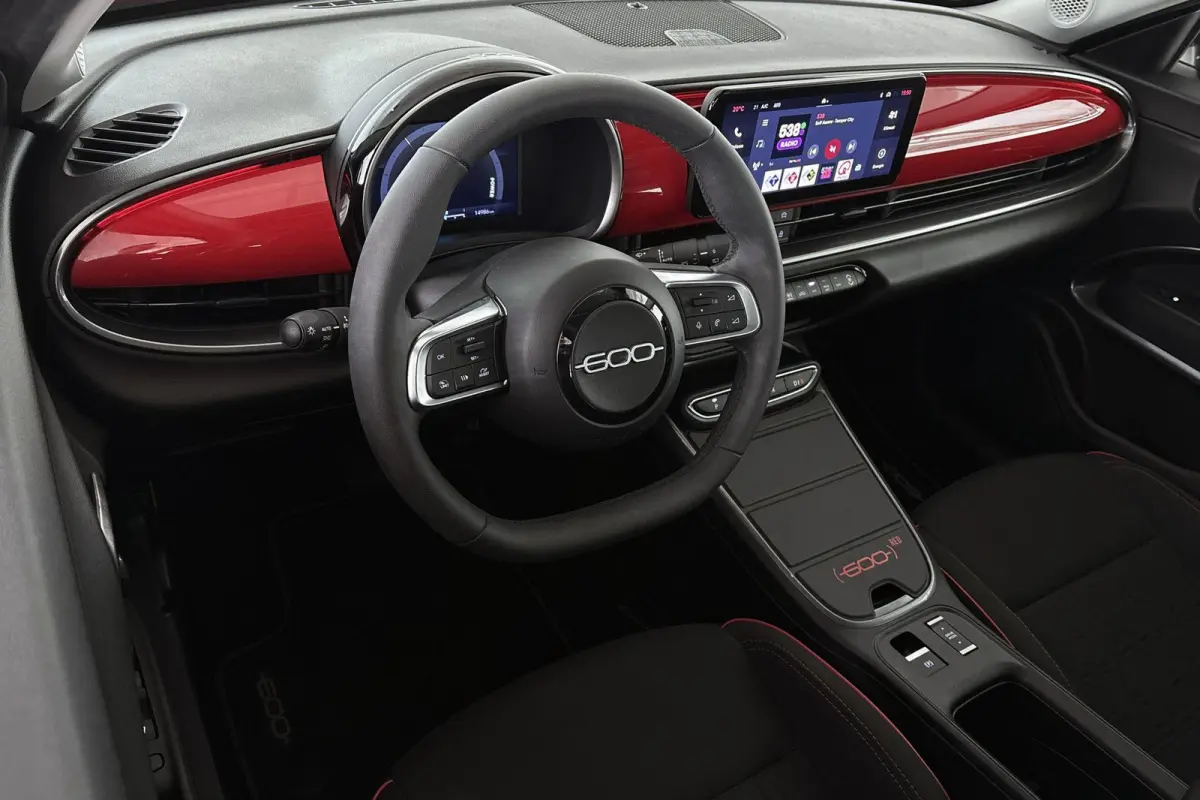 RED 54 kWh SOH 96% Apple CarPlay Climate Control