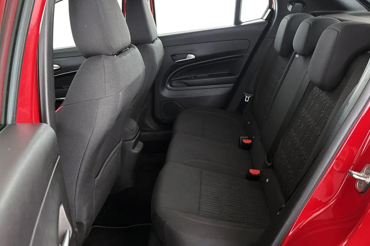 RED 54 kWh SOH 96% Apple CarPlay Climate Control