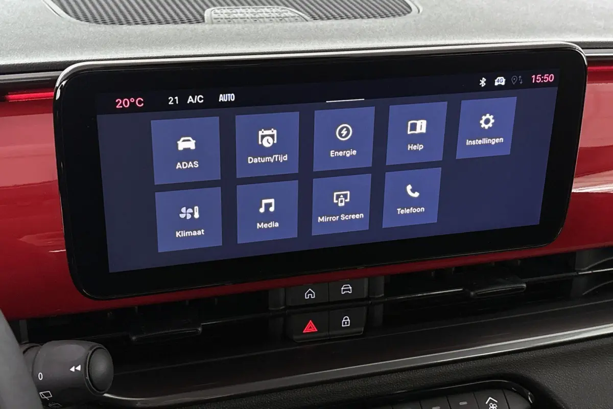 RED 54 kWh SOH 96% Apple CarPlay Climate Control