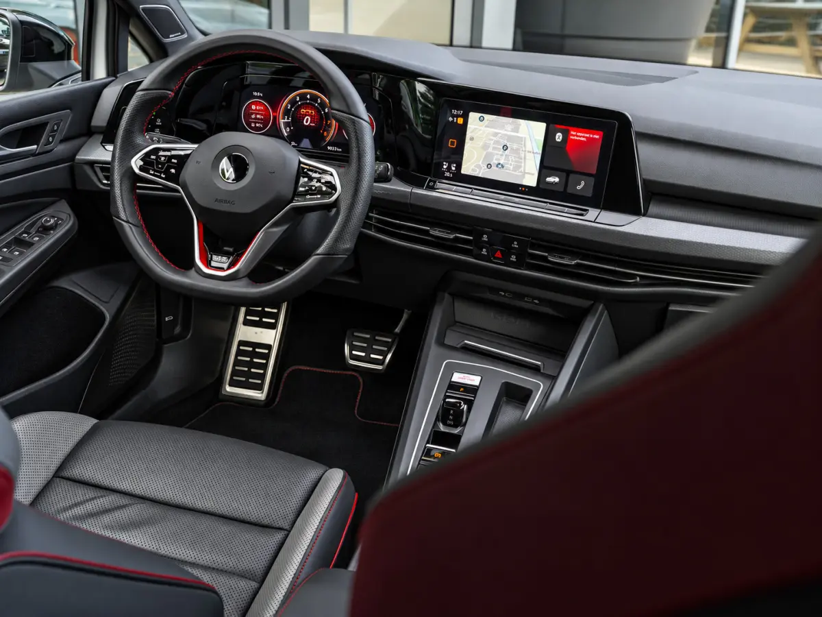 2.0 TSI GTI 45 Jahre|PANO|LEER|HK|AKRAPROVIC