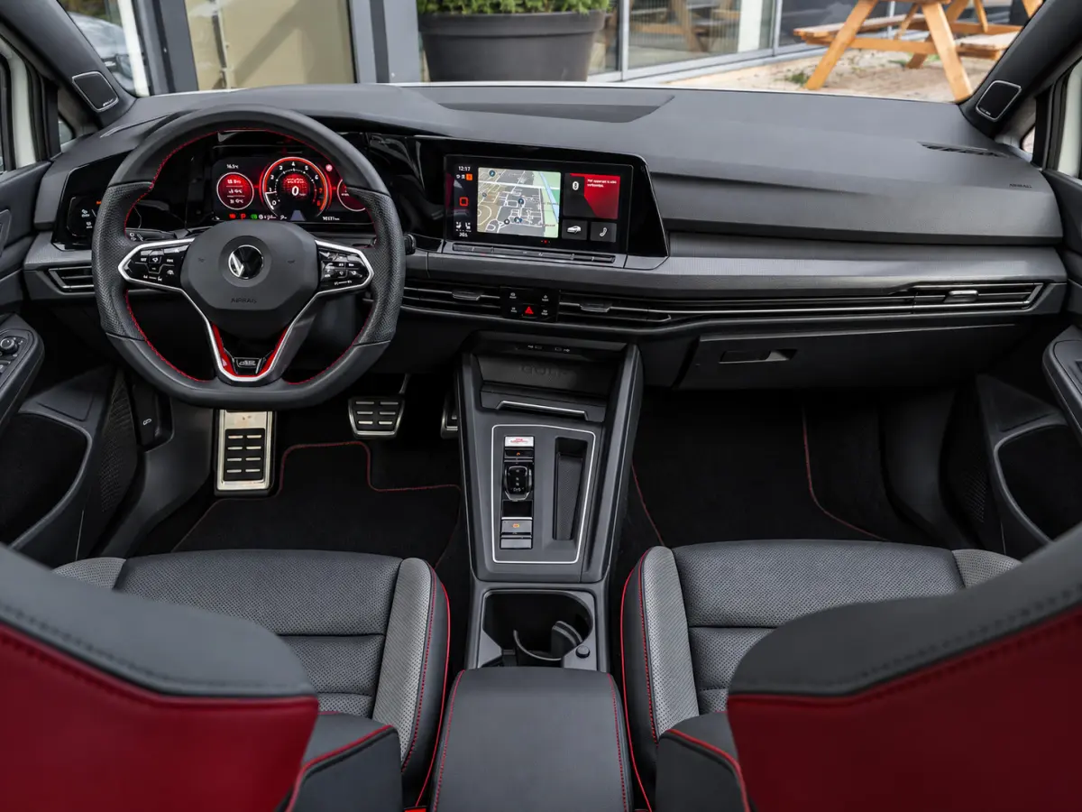 2.0 TSI GTI 45 Jahre|PANO|LEER|HK|AKRAPROVIC