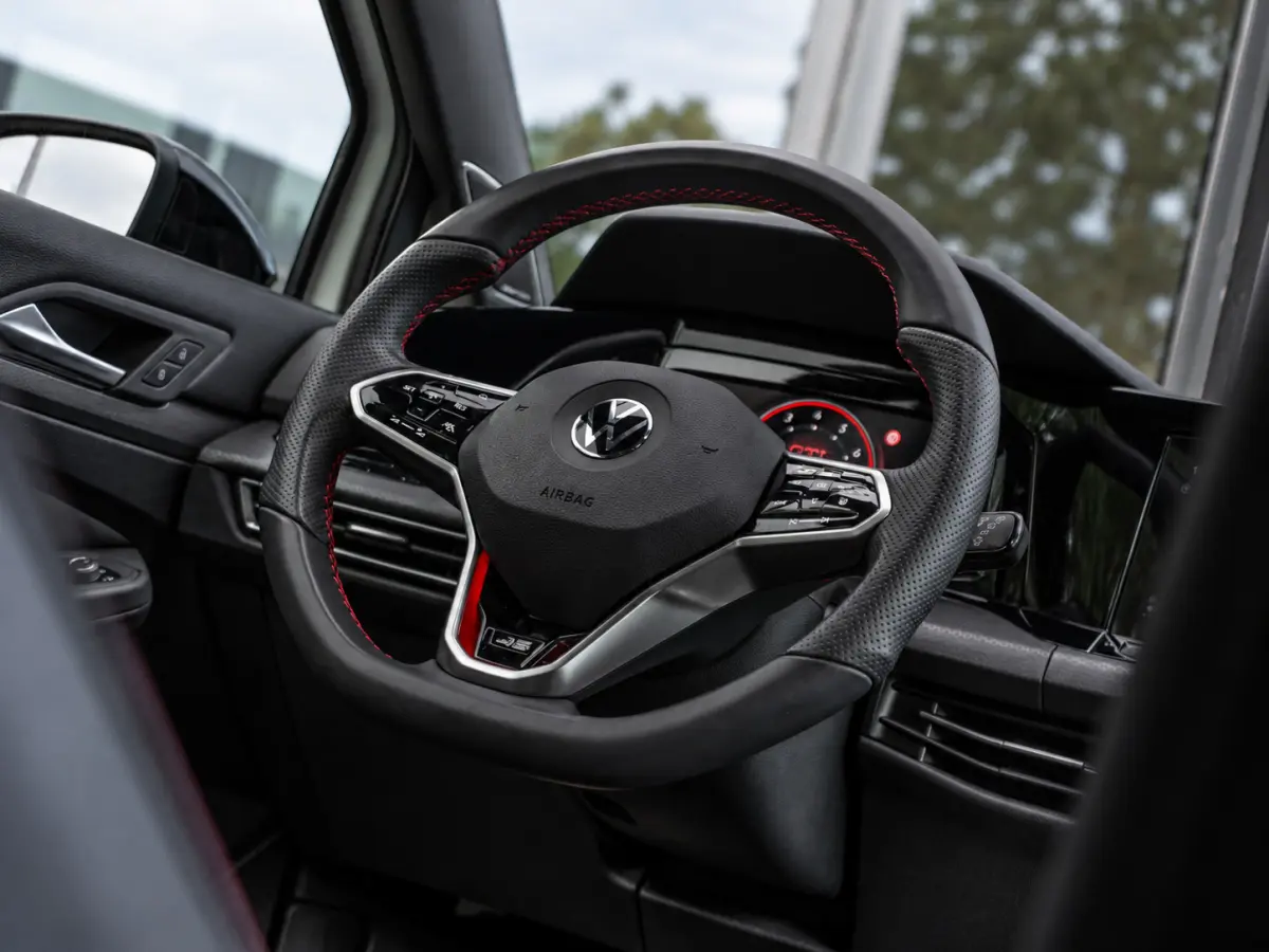 2.0 TSI GTI 45 Jahre|PANO|LEER|HK|AKRAPROVIC