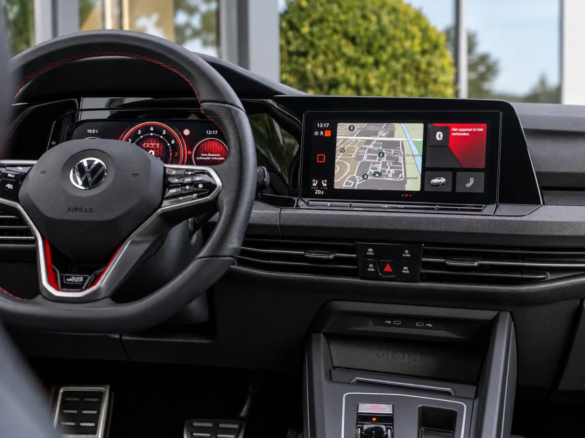 2.0 TSI GTI 45 Jahre|PANO|LEER|HK|AKRAPROVIC