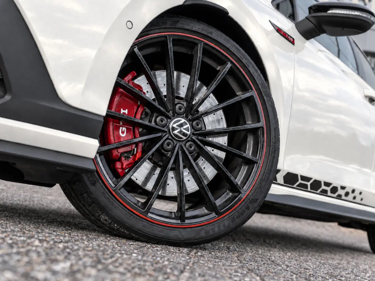 2.0 TSI GTI 45 Jahre|PANO|LEER|HK|AKRAPROVIC