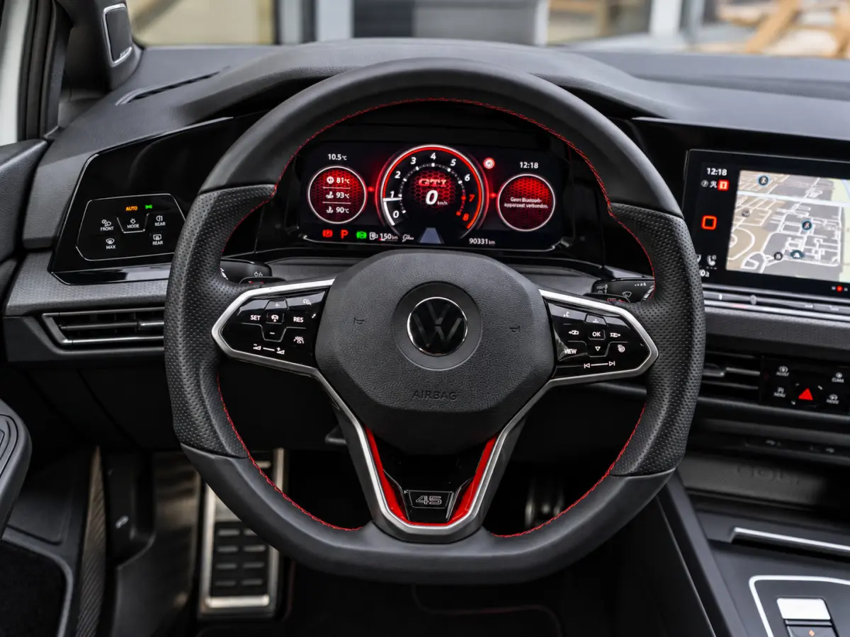 2.0 TSI GTI 45 Jahre|PANO|LEER|HK|AKRAPROVIC