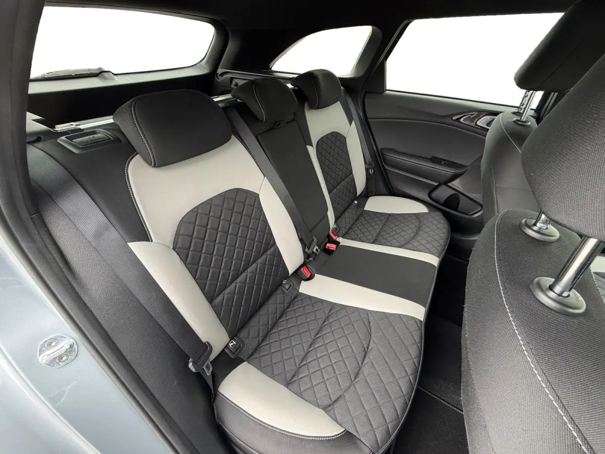 1.0 T-GDi GT-Line Business Edition | *1E EIGENAAR | FABRIEKSGARANTIE | APPLE CARPLAY/ ANDROID AUTO | JBL SOUND | STOF/LEDER | NAVI | CAMERA | LMV | ETC…