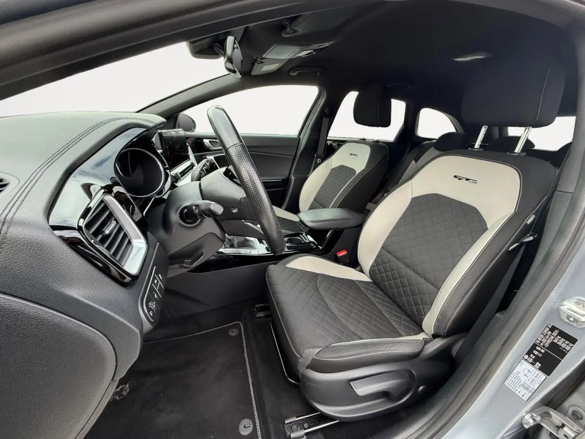 1.0 T-GDi GT-Line Business Edition | *1E EIGENAAR | FABRIEKSGARANTIE | APPLE CARPLAY/ ANDROID AUTO | JBL SOUND | STOF/LEDER | NAVI | CAMERA | LMV | ETC…