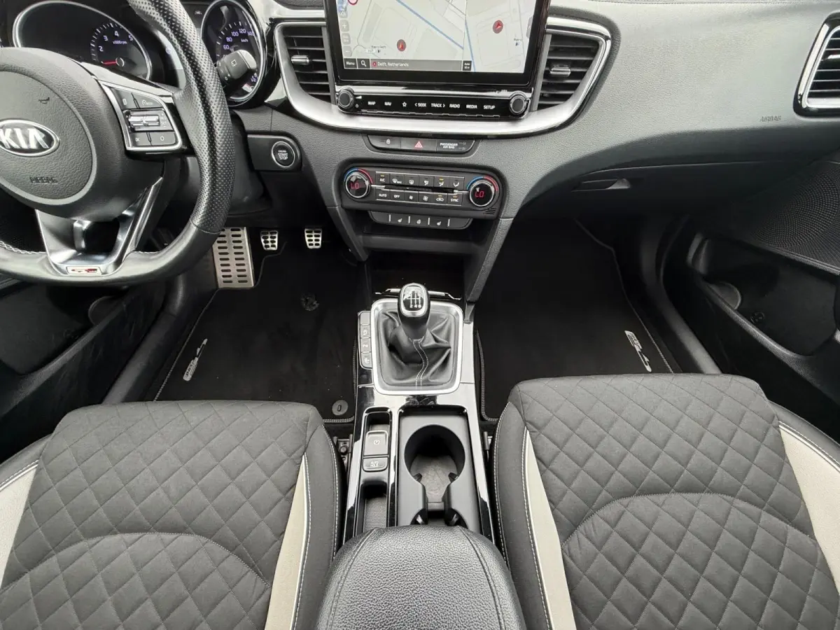 1.0 T-GDi GT-Line Business Edition | *1E EIGENAAR | FABRIEKSGARANTIE | APPLE CARPLAY/ ANDROID AUTO | JBL SOUND | STOF/LEDER | NAVI | CAMERA | LMV | ETC…
