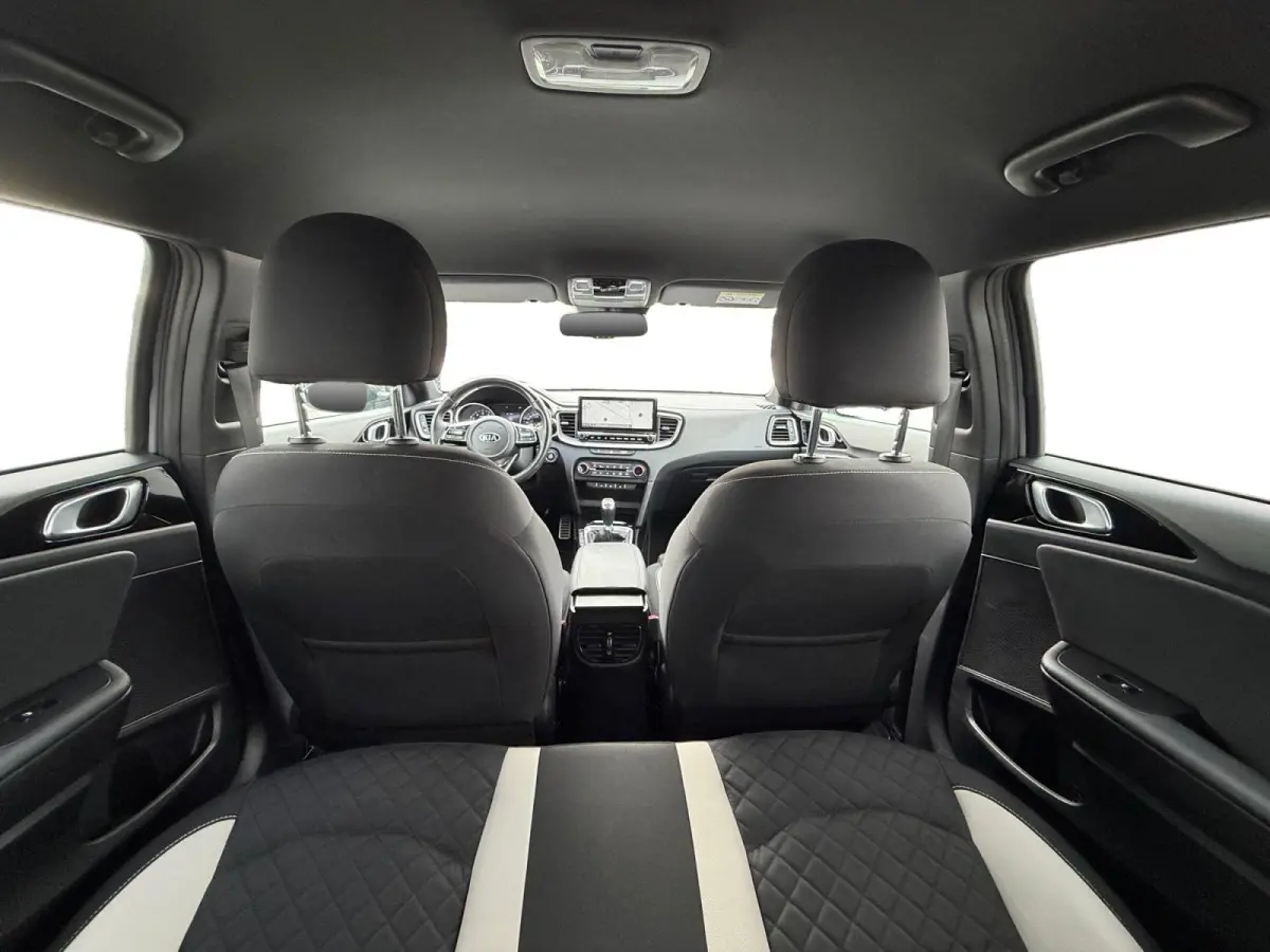 1.0 T-GDi GT-Line Business Edition | *1E EIGENAAR | FABRIEKSGARANTIE | APPLE CARPLAY/ ANDROID AUTO | JBL SOUND | STOF/LEDER | NAVI | CAMERA | LMV | ETC…