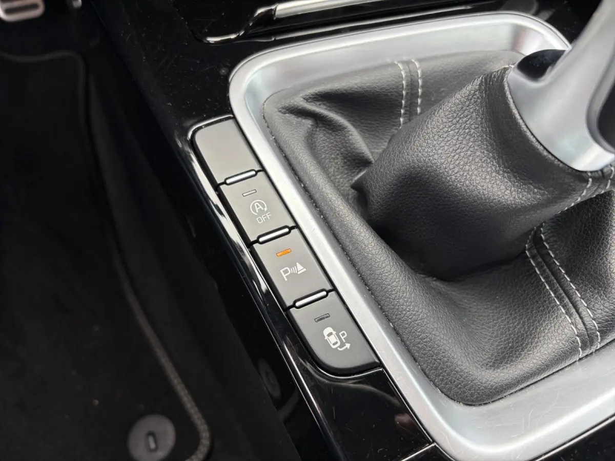 1.0 T-GDi GT-Line Business Edition | *1E EIGENAAR | FABRIEKSGARANTIE | APPLE CARPLAY/ ANDROID AUTO | JBL SOUND | STOF/LEDER | NAVI | CAMERA | LMV | ETC…