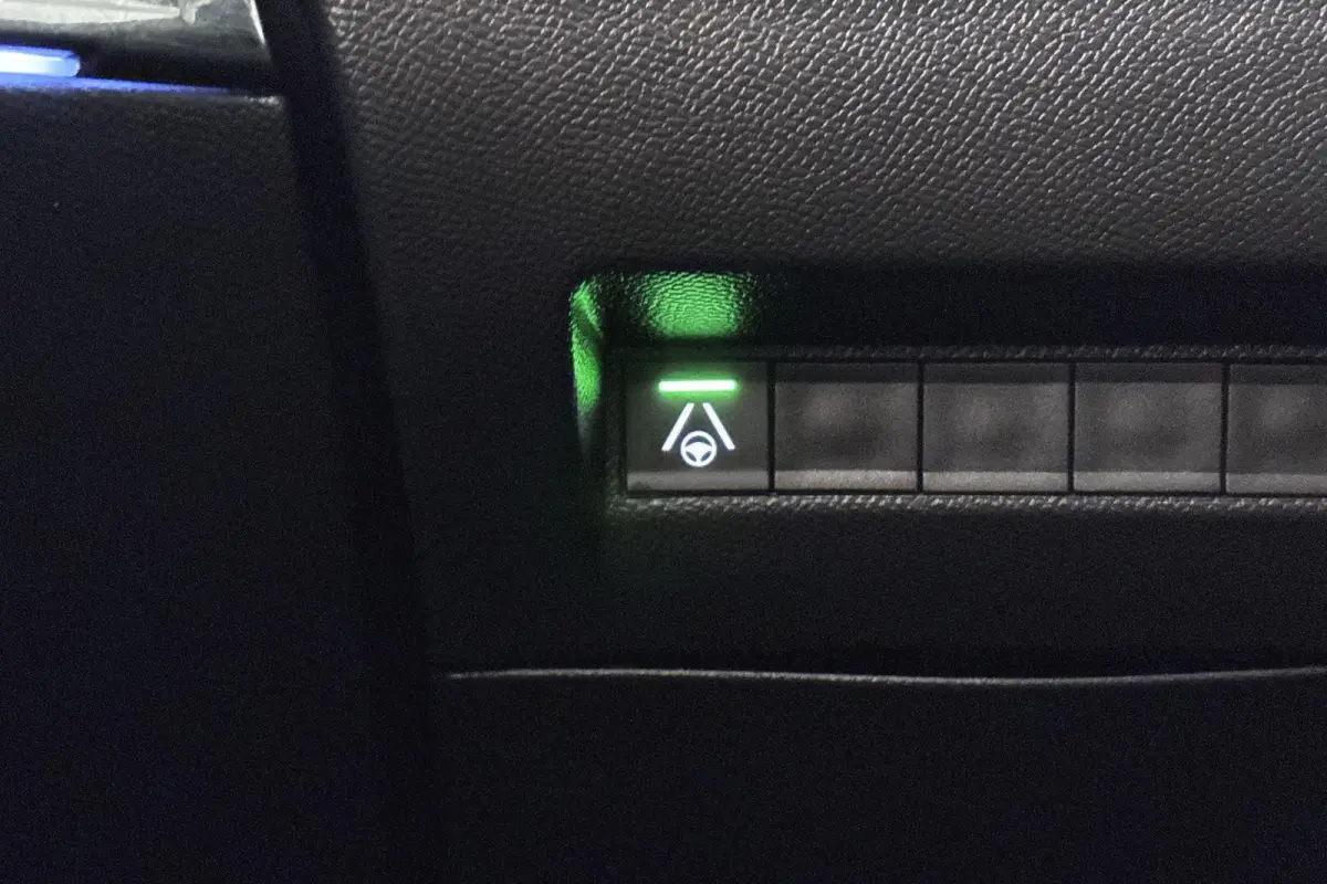 1.2 Hybrid 145 GT Keyless Camera Adaptive Cruise