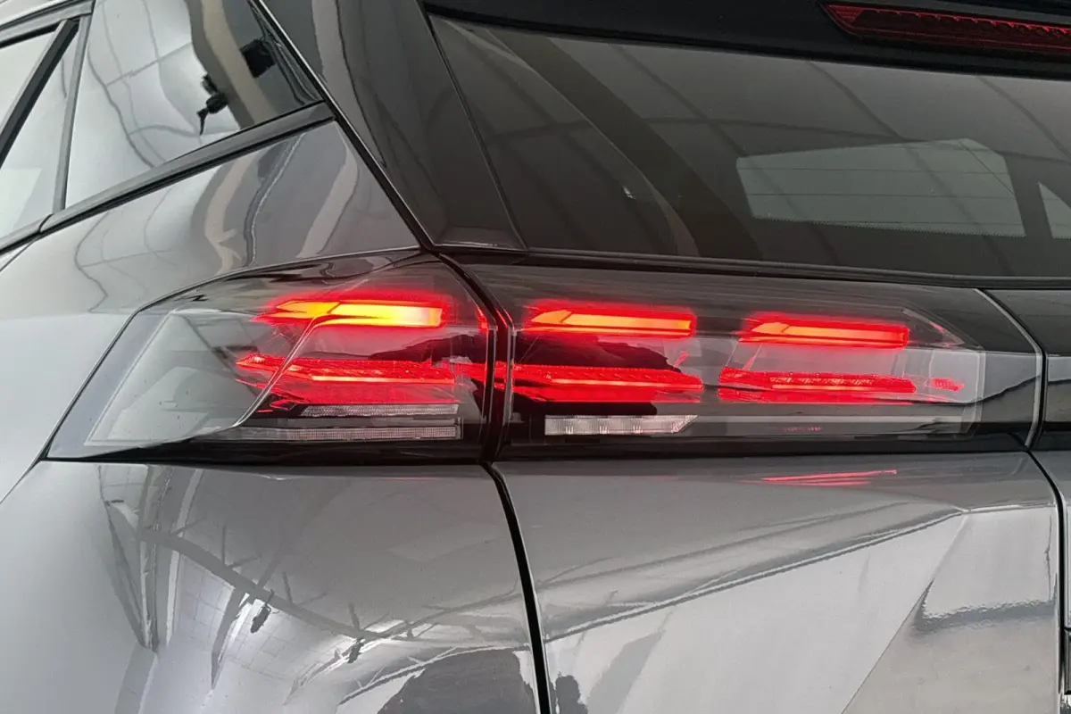 1.2 Hybrid 145 GT Keyless Camera Adaptive Cruise