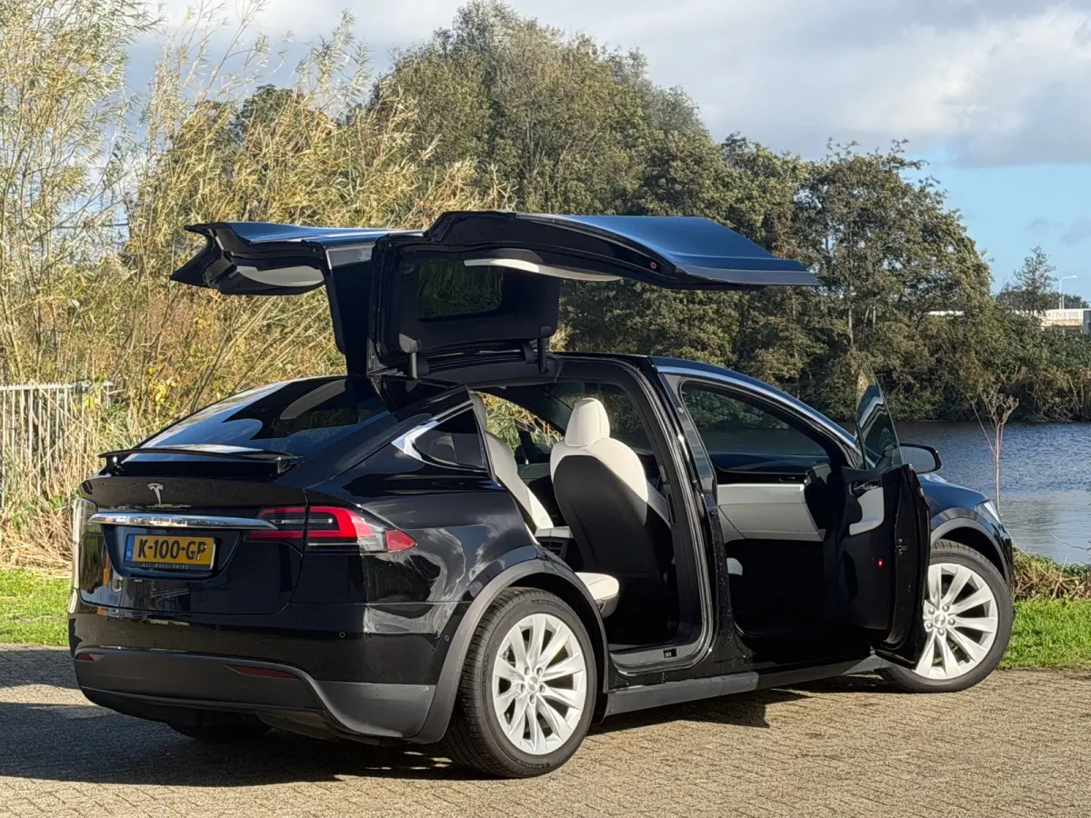 Long Range AWD 100 kWh - Black Pearl - Trekhaak/Panorama/Leder - SoH91% - BTW