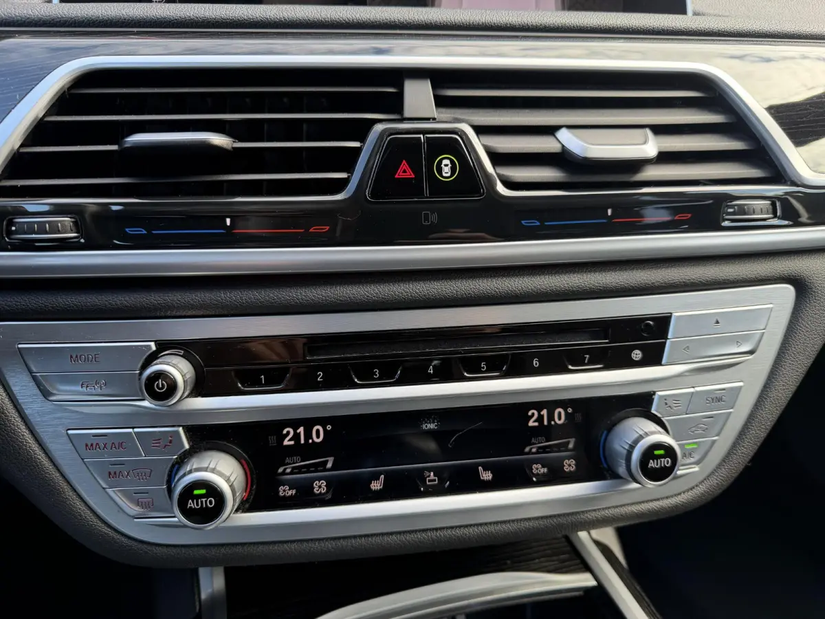 730d High Executive M-Sport | Panoramadak | 360* Camera | Head-Up | Harmon Kardon |