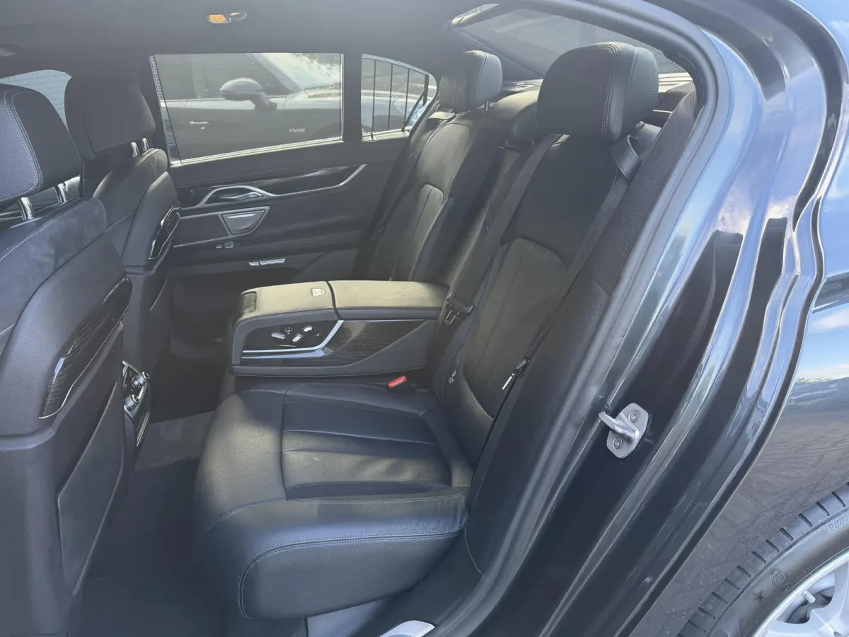730d High Executive M-Sport | Panoramadak | 360* Camera | Head-Up | Harmon Kardon |