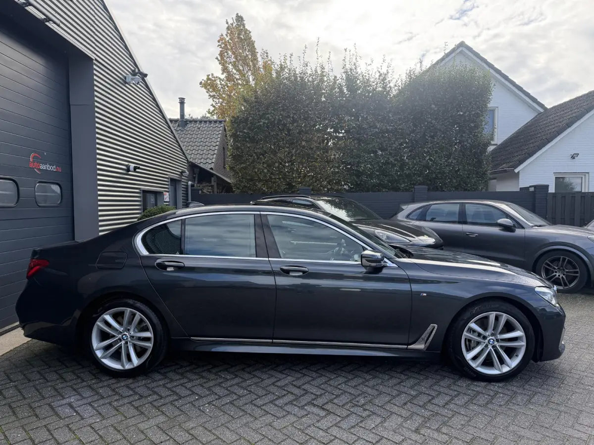 730d High Executive M-Sport | Panoramadak | 360* Camera | Head-Up | Harmon Kardon |