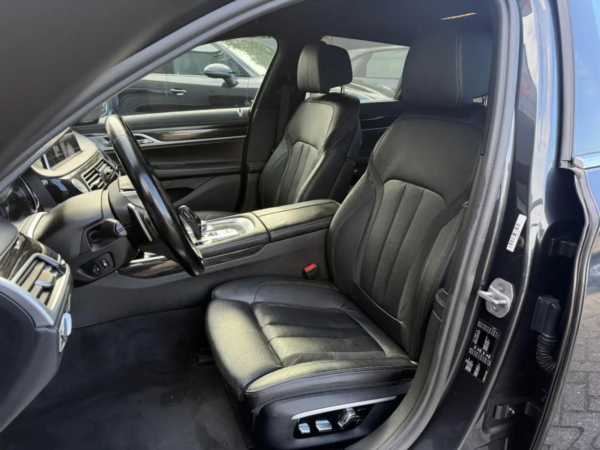 730d High Executive M-Sport | Panoramadak | 360* Camera | Head-Up | Harmon Kardon |