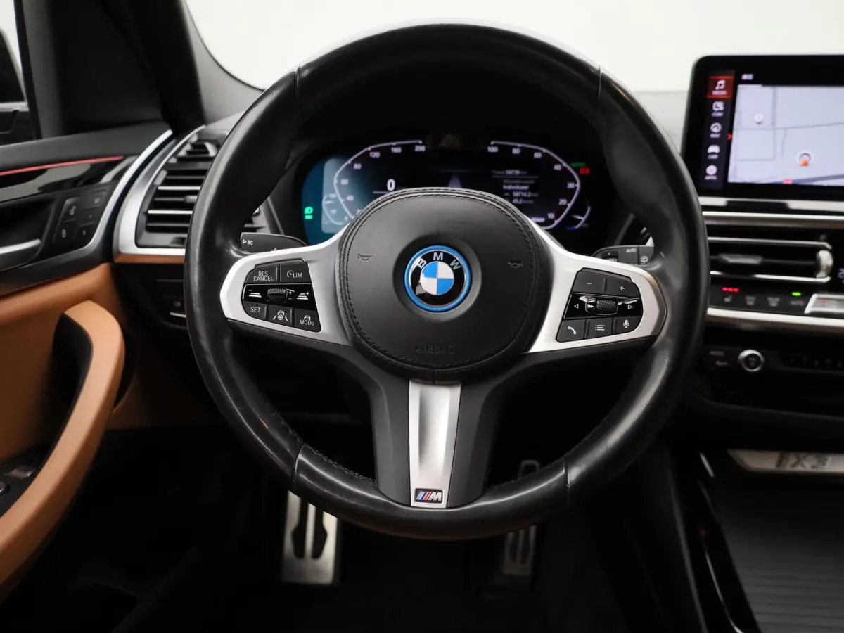 Executive 80 kWh | M-SPORT | TREKHAAK | PANORAMA-SCHUIFDAK | LEER | CAMERA | SPORTSTOELEN | STOELVERWARMING