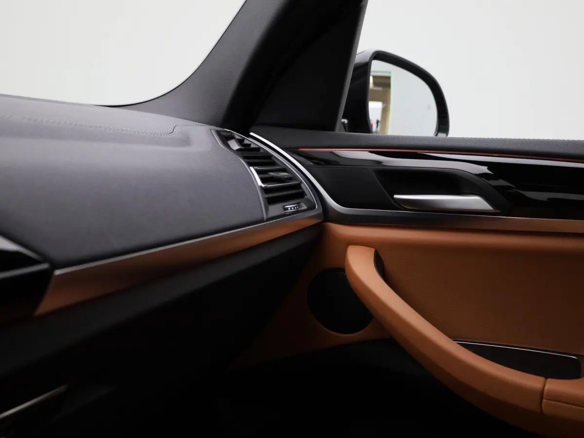 Executive 80 kWh | M-SPORT | TREKHAAK | PANORAMA-SCHUIFDAK | LEER | CAMERA | SPORTSTOELEN | STOELVERWARMING