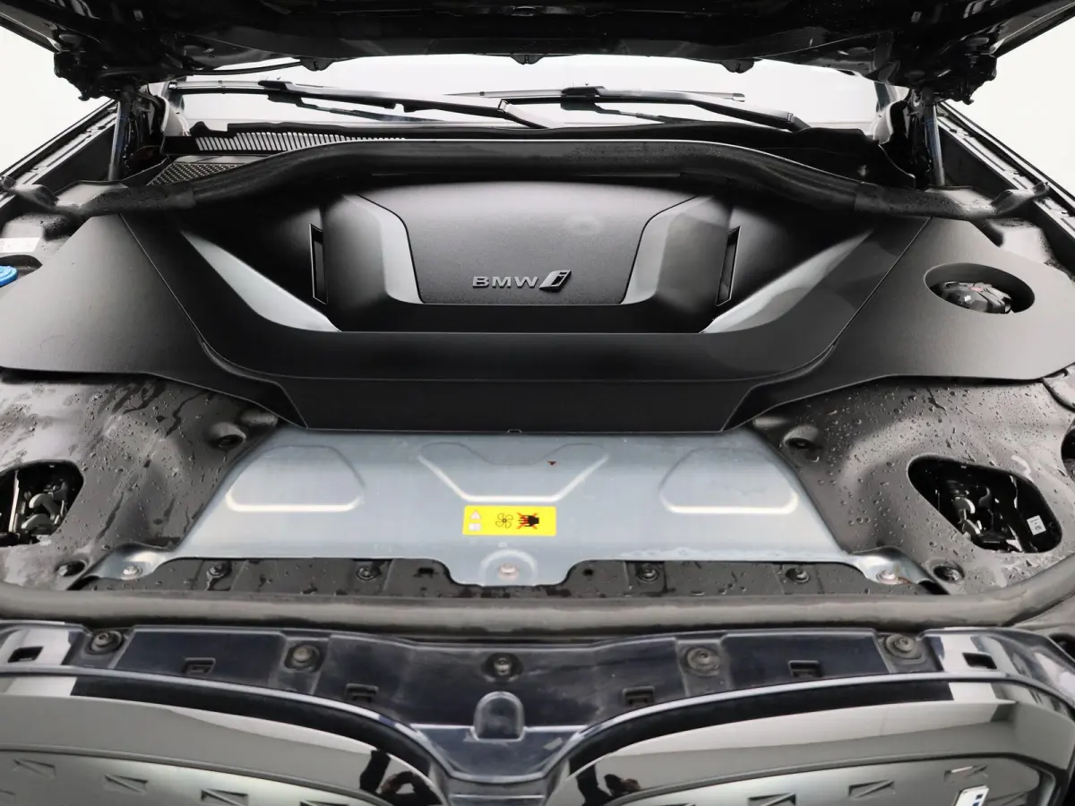Executive 80 kWh | M-SPORT | TREKHAAK | PANORAMA-SCHUIFDAK | LEER | CAMERA | SPORTSTOELEN | STOELVERWARMING
