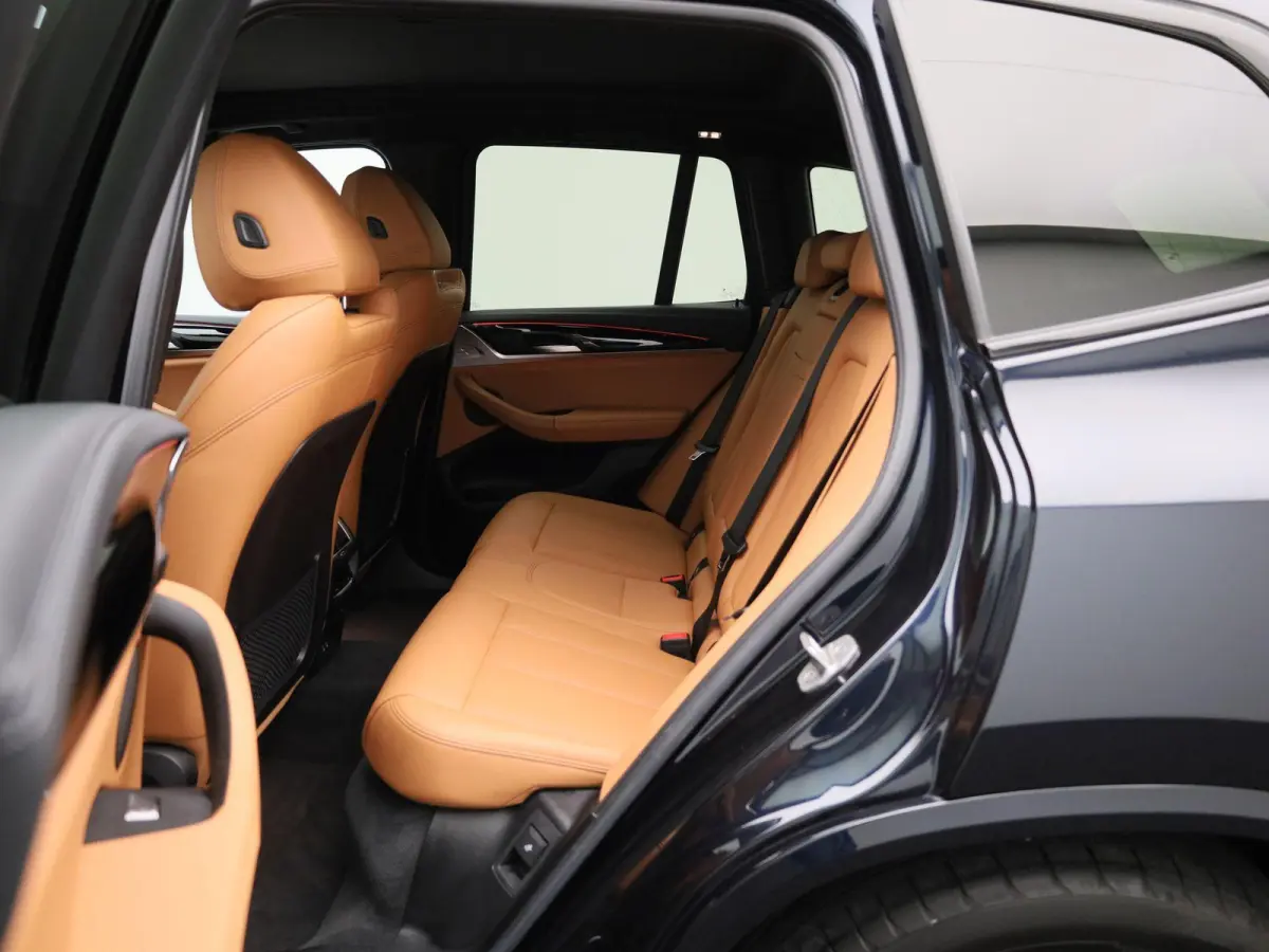 Executive 80 kWh | M-SPORT | TREKHAAK | PANORAMA-SCHUIFDAK | LEER | CAMERA | SPORTSTOELEN | STOELVERWARMING