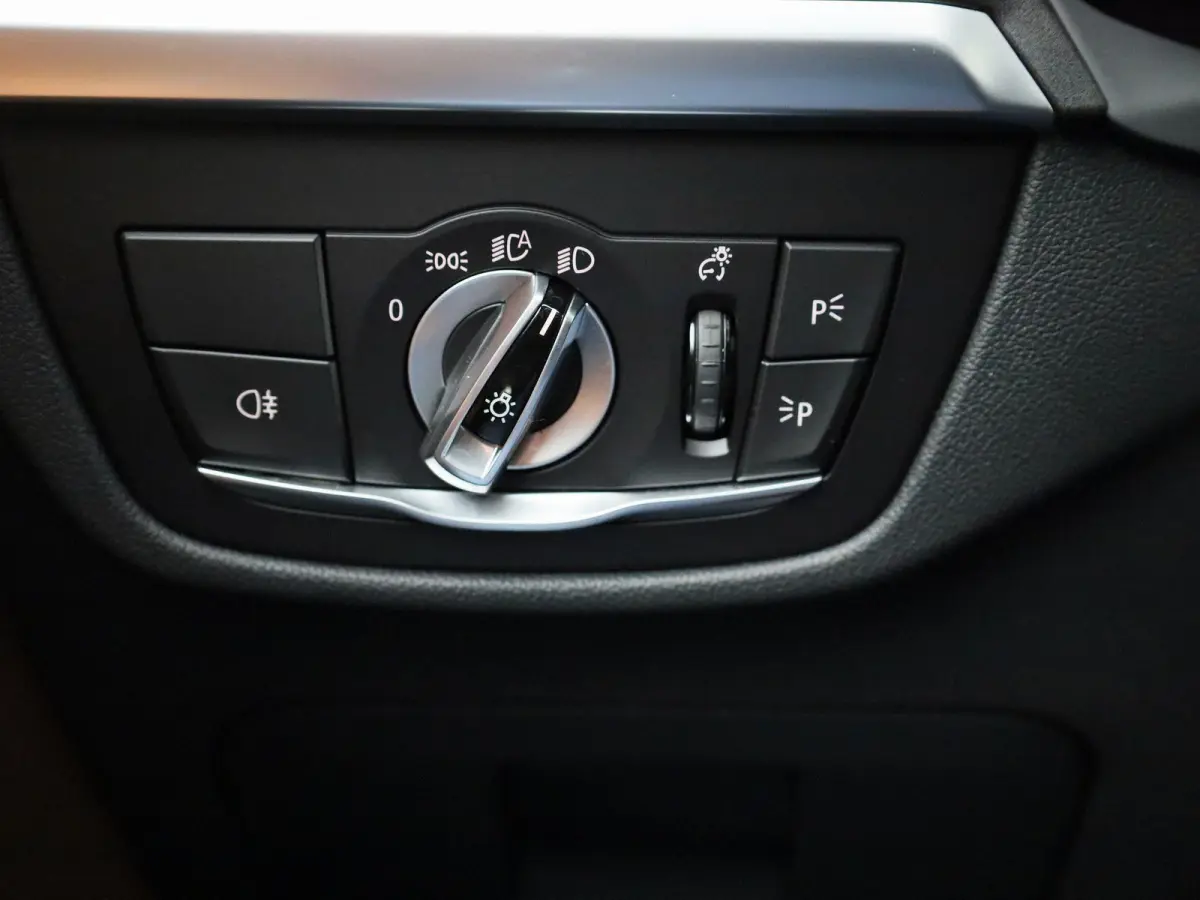 Executive 80 kWh | M-SPORT | TREKHAAK | PANORAMA-SCHUIFDAK | LEER | CAMERA | SPORTSTOELEN | STOELVERWARMING