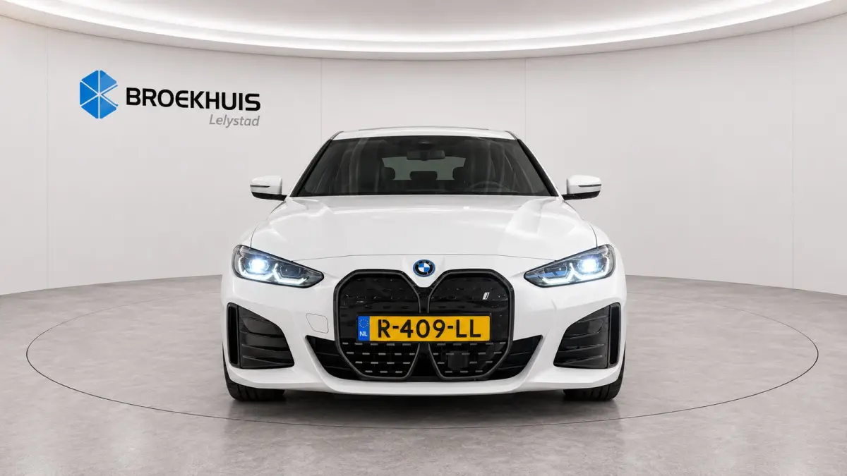 EDRIVE40 84KWH 340PK EXECUTIVE M-SPORT AUTOMAAT SOH 95,61% / NAVI / LEDER / FULL-LED / CLIMA / PDC / 18" LMV / CAMERA / APPLE CARPLAY / KEYLESS / WINTERPAKKET / 1E EIGENAAR / ORG. NL. !!