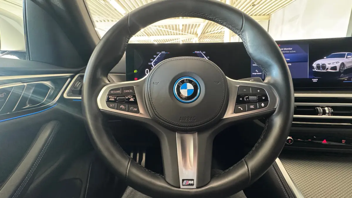 EDRIVE40 84KWH 340PK EXECUTIVE M-SPORT AUTOMAAT SOH 95,61% / NAVI / LEDER / FULL-LED / CLIMA / PDC / 18" LMV / CAMERA / APPLE CARPLAY / KEYLESS / WINTERPAKKET / 1E EIGENAAR / ORG. NL. !!