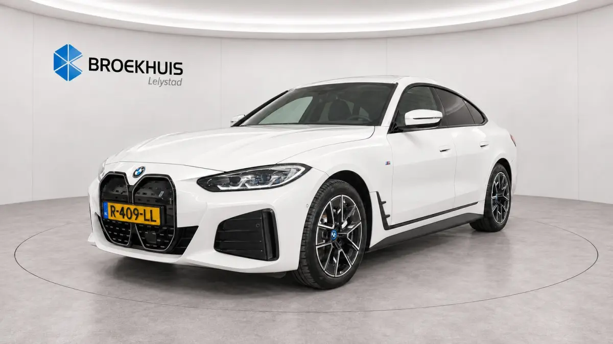 EDRIVE40 84KWH 340PK EXECUTIVE M-SPORT AUTOMAAT SOH 95,61% / NAVI / LEDER / FULL-LED / CLIMA / PDC / 18" LMV / CAMERA / APPLE CARPLAY / KEYLESS / WINTERPAKKET / 1E EIGENAAR / ORG. NL. !!