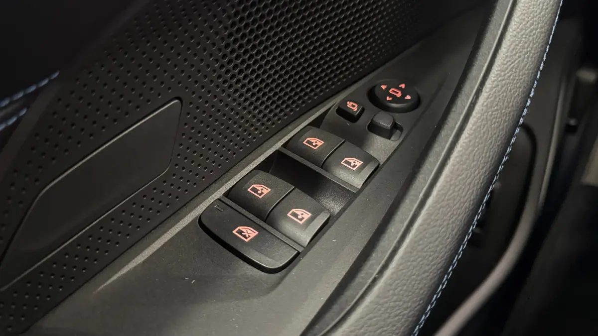 EDRIVE40 84KWH 340PK EXECUTIVE M-SPORT AUTOMAAT SOH 95,61% / NAVI / LEDER / FULL-LED / CLIMA / PDC / 18" LMV / CAMERA / APPLE CARPLAY / KEYLESS / WINTERPAKKET / 1E EIGENAAR / ORG. NL. !!