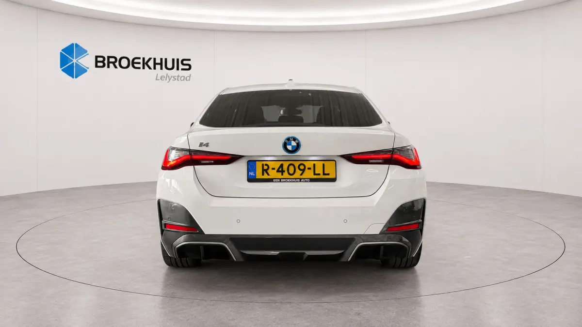 EDRIVE40 84KWH 340PK EXECUTIVE M-SPORT AUTOMAAT SOH 95,61% / NAVI / LEDER / FULL-LED / CLIMA / PDC / 18" LMV / CAMERA / APPLE CARPLAY / KEYLESS / WINTERPAKKET / 1E EIGENAAR / ORG. NL. !!