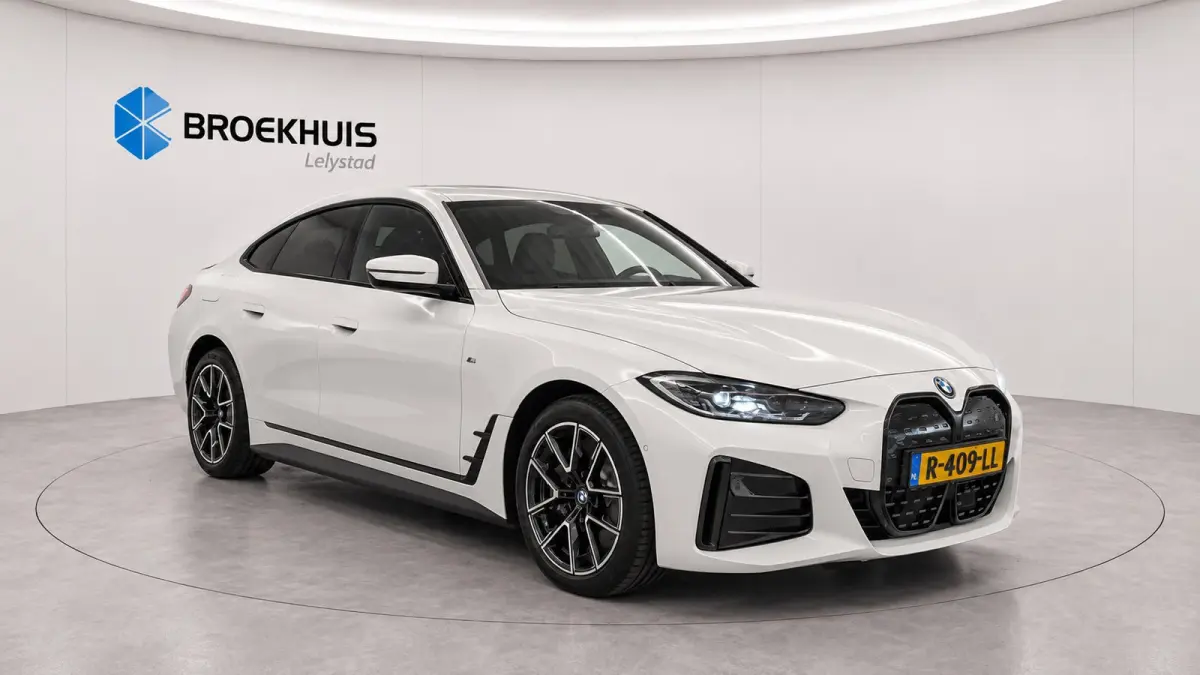 EDRIVE40 84KWH 340PK EXECUTIVE M-SPORT AUTOMAAT SOH 95,61% / NAVI / LEDER / FULL-LED / CLIMA / PDC / 18" LMV / CAMERA / APPLE CARPLAY / KEYLESS / WINTERPAKKET / 1E EIGENAAR / ORG. NL. !!