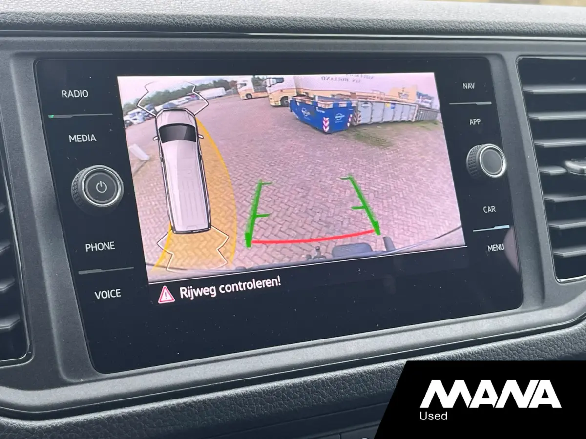 3.180 L3H2 DC • Indium Grey • trekhaak • navi • apple carplay • android auto • camera
