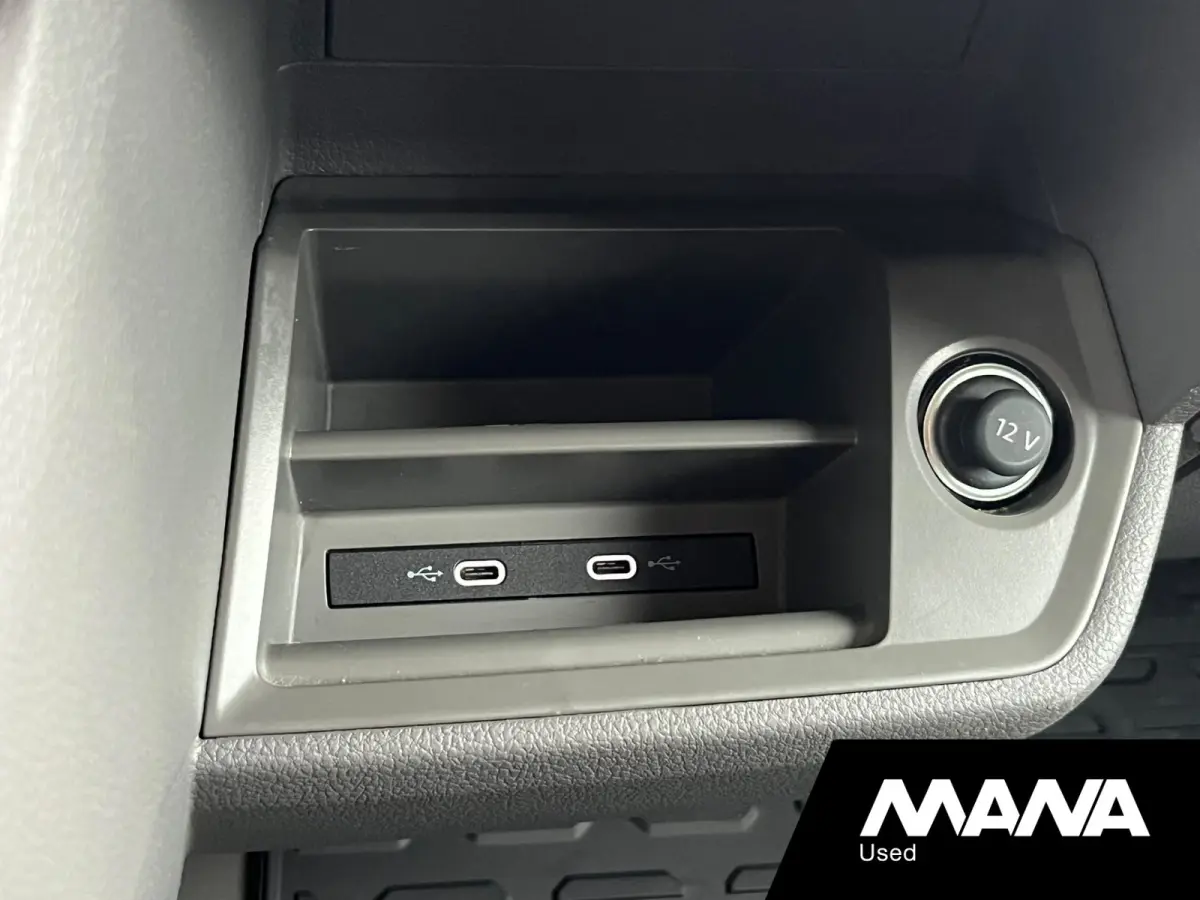 3.180 L3H2 DC • Indium Grey • trekhaak • navi • apple carplay • android auto • camera