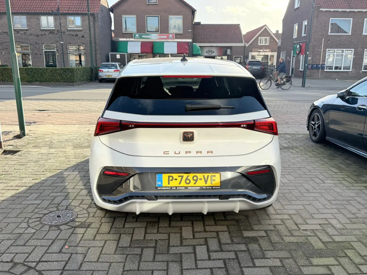 Performance One 62 kWh, SOH 93.4 %,Apple Carplay/Android,Stoelverwarming,Navigatie