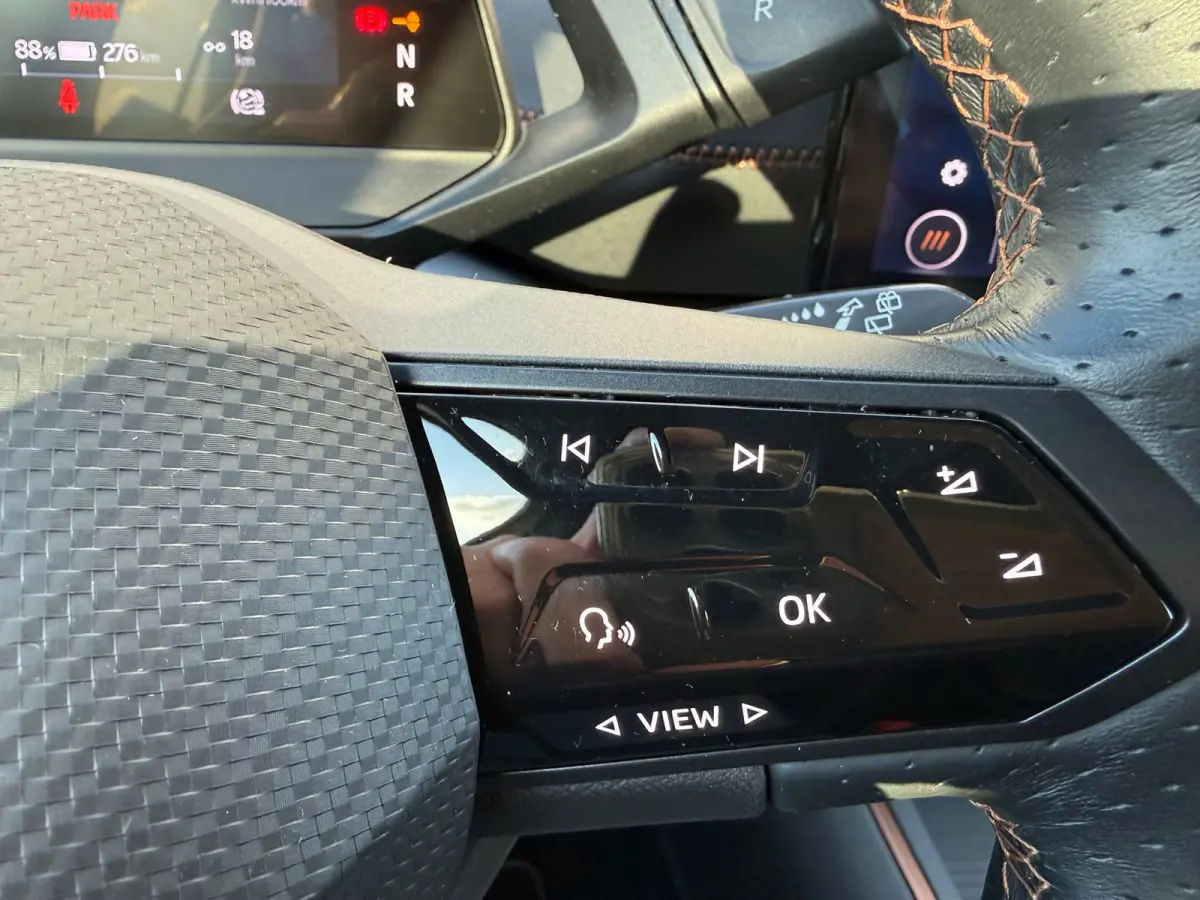Performance One 62 kWh, SOH 93.4 %,Apple Carplay/Android,Stoelverwarming,Navigatie
