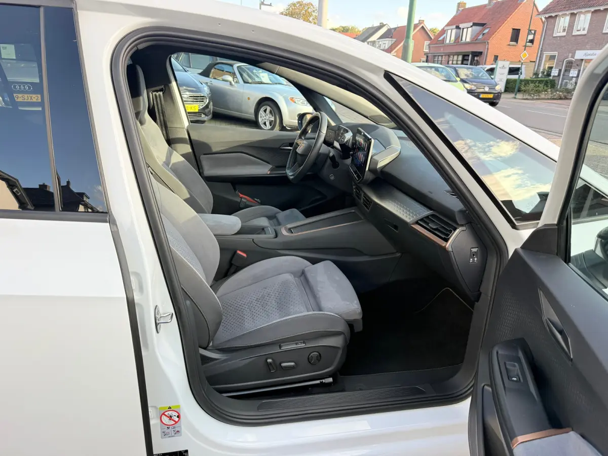 Performance One 62 kWh, SOH 93.4 %,Apple Carplay/Android,Stoelverwarming,Navigatie